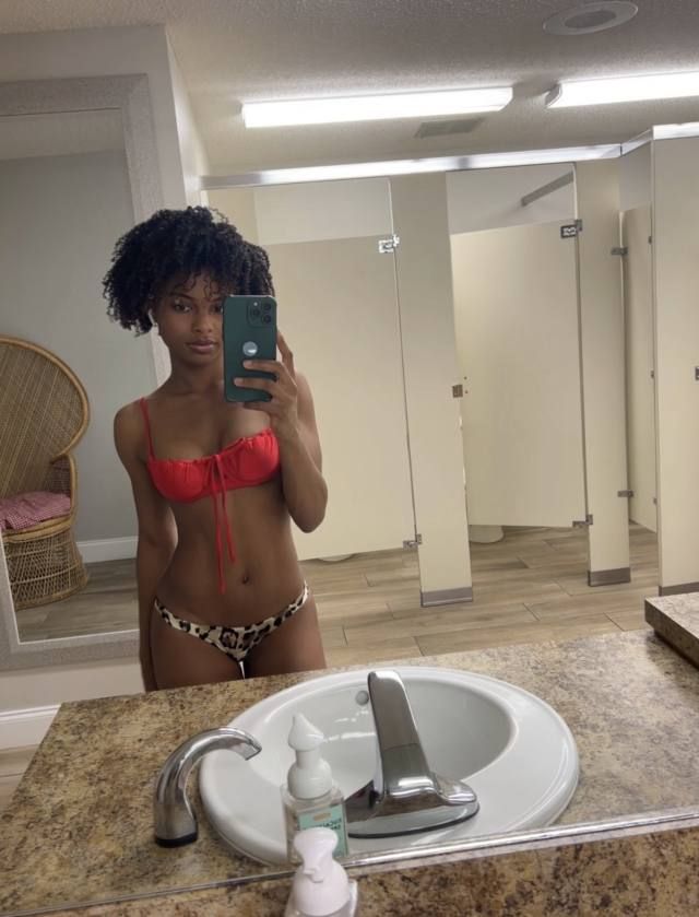 IM DOWN TO FUCK 🍆 AND I OFFER BJS👅 Text my telegram @mikaclair03 - Image 2