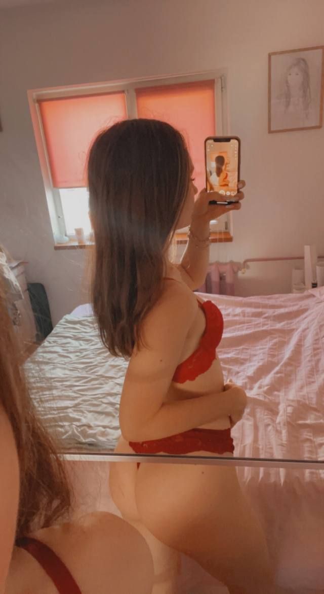 Hey I’m sexy Lynn I’m down for fun 💦🍑😂 - Image 3